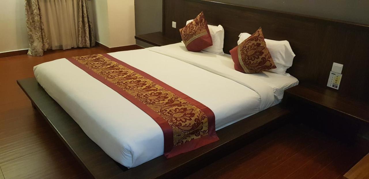 Capital O 89938 Herald Hotel Malacca Room photo