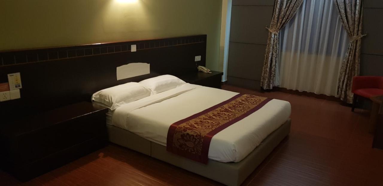 Capital O 89938 Herald Hotel Malacca Exterior photo